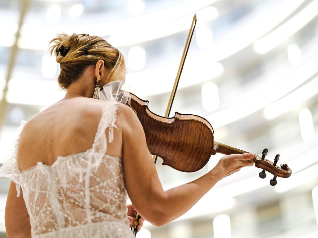 Neural synchronization concert experience